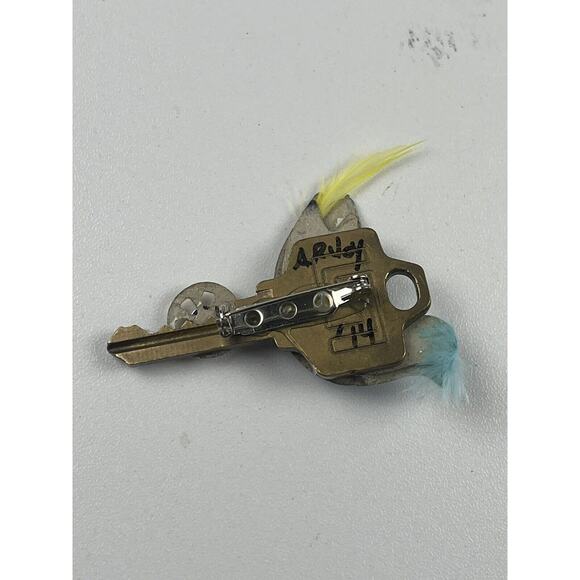 AR Joy Signed Bespoke Brooch Bird Key Feathers 2014 - Picture 7 of 10